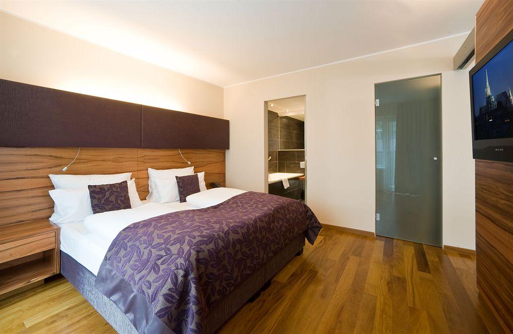 Pakat Suites Hotel Vienna Luaran gambar