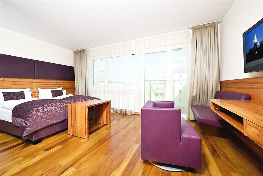 Pakat Suites Hotel Vienna Luaran gambar