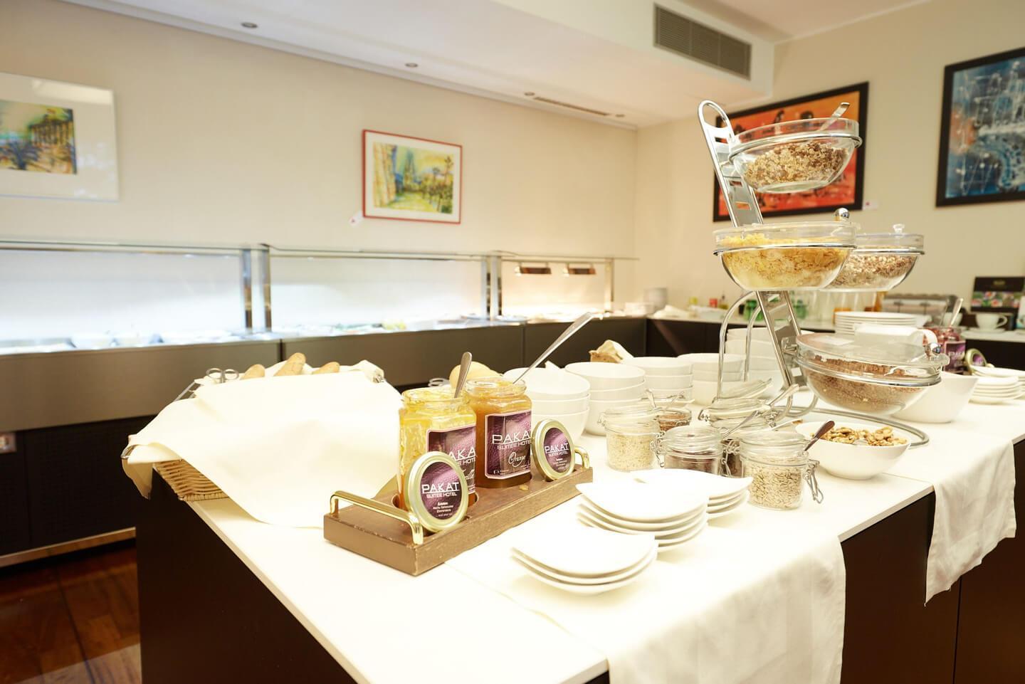 Pakat Suites Hotel Vienna Luaran gambar