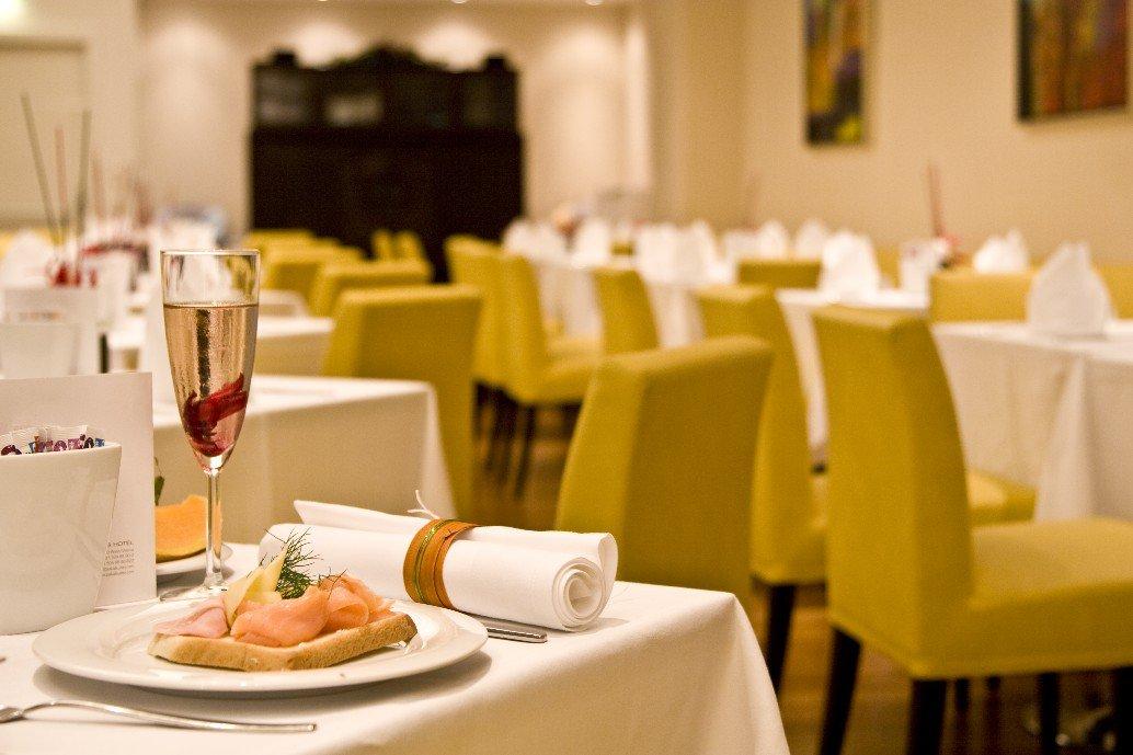 Pakat Suites Hotel Vienna Luaran gambar