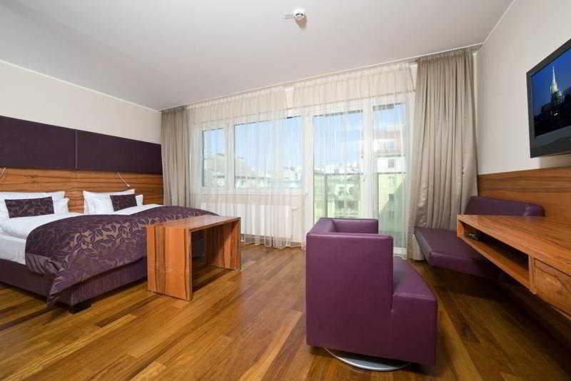 Pakat Suites Hotel Vienna Luaran gambar