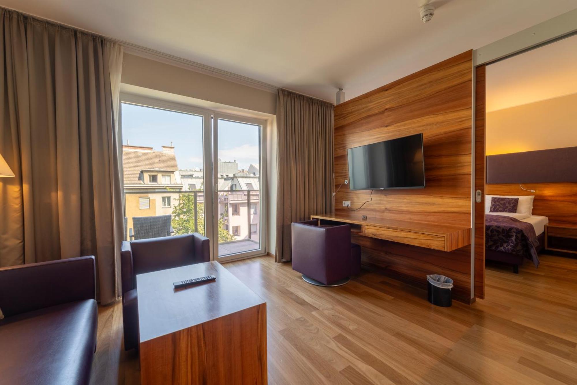 Pakat Suites Hotel Vienna Luaran gambar