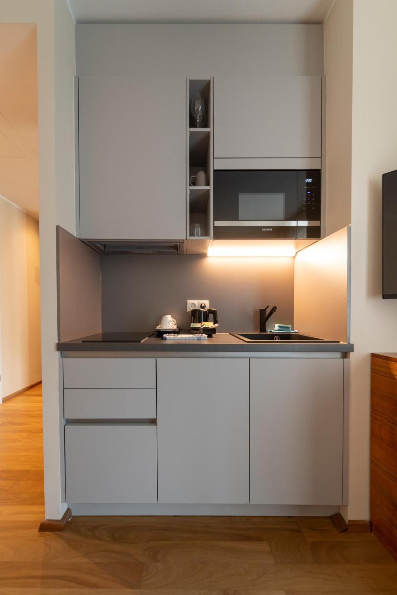 Pakat Suites Hotel Vienna Luaran gambar