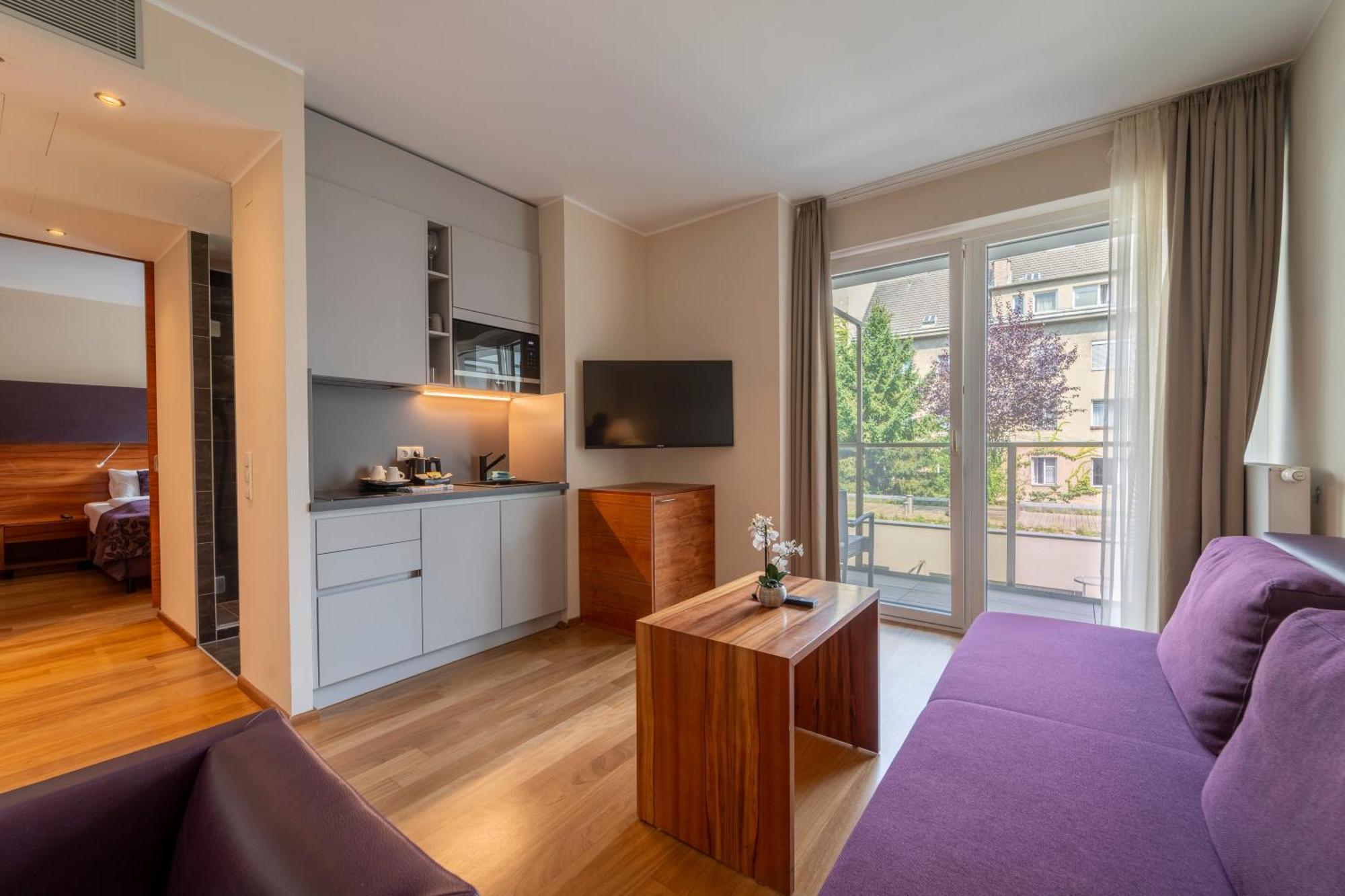 Pakat Suites Hotel Vienna Luaran gambar
